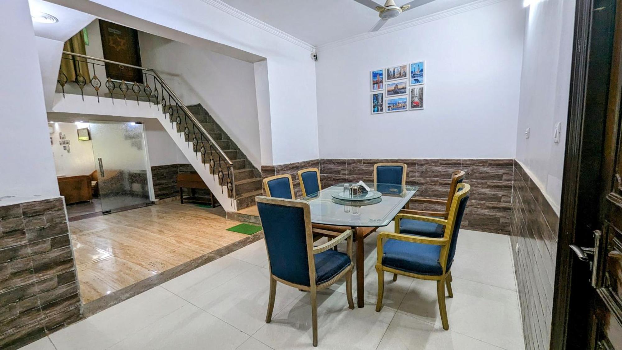 Hotel Lecston @Yashobhoomi Dwarka Sector - 25 Metro Station Delhi  Bagian luar foto