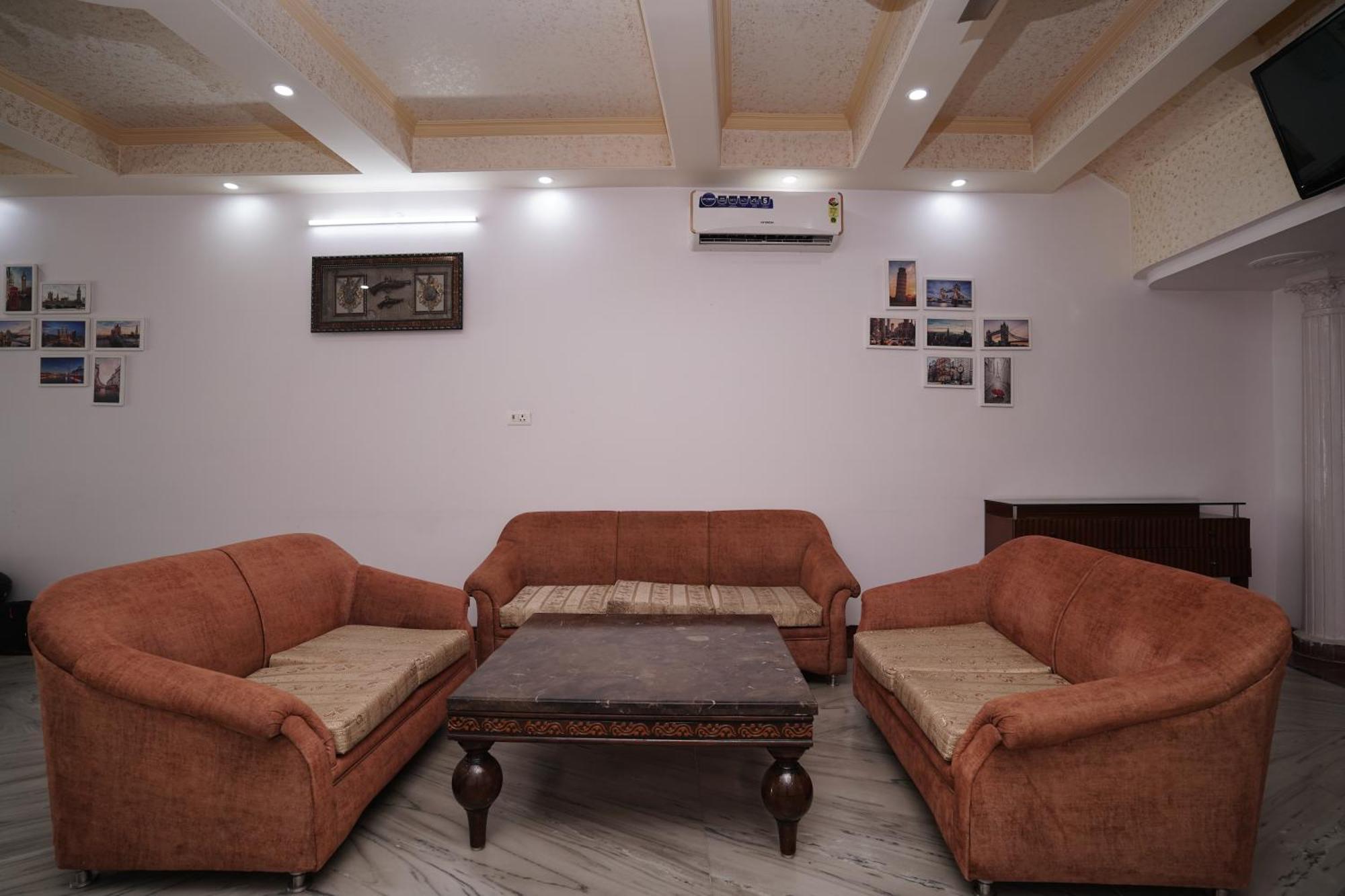Hotel Lecston @Yashobhoomi Dwarka Sector - 25 Metro Station Delhi  Bagian luar foto