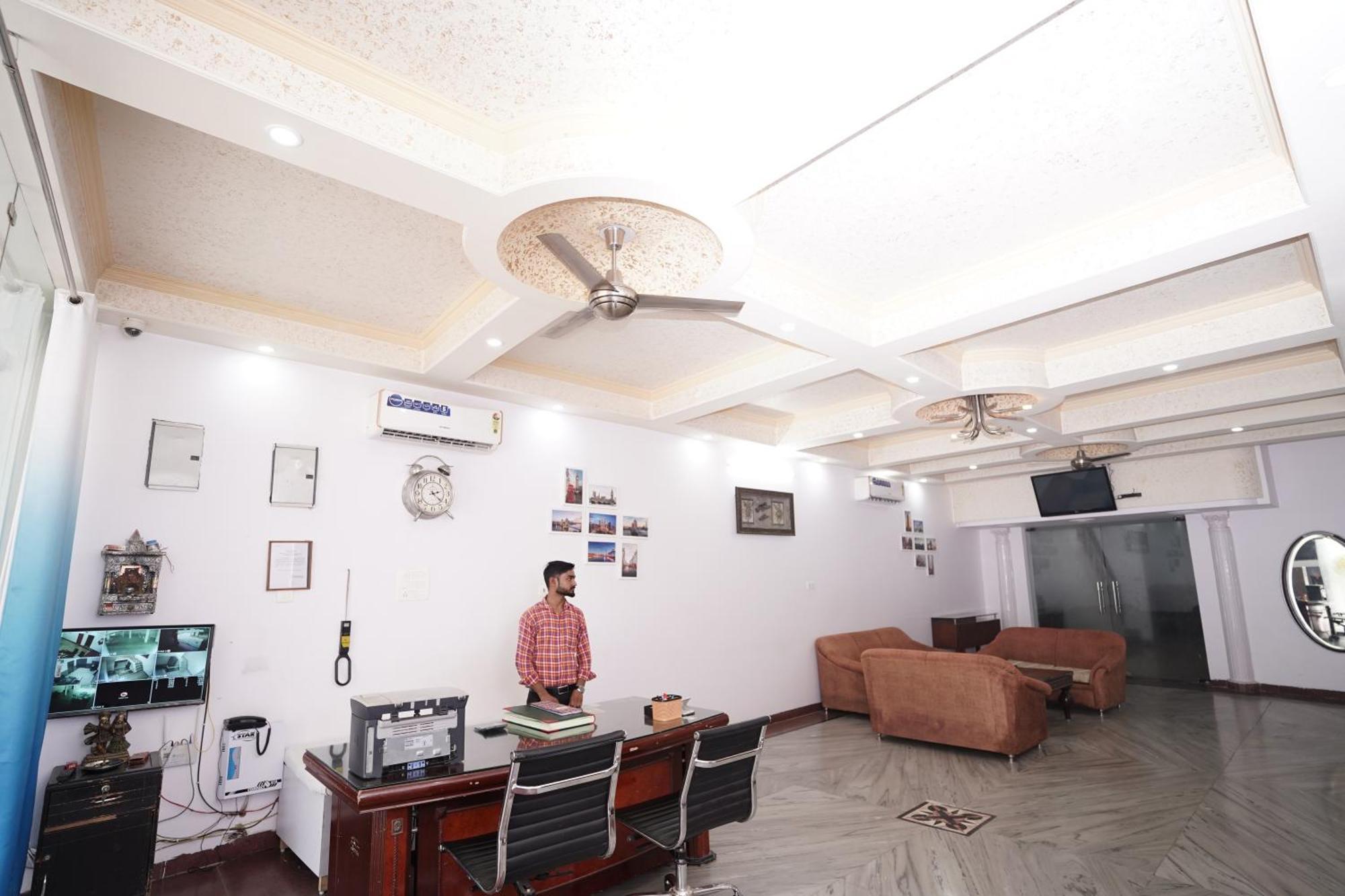 Hotel Lecston @Yashobhoomi Dwarka Sector - 25 Metro Station Delhi  Bagian luar foto