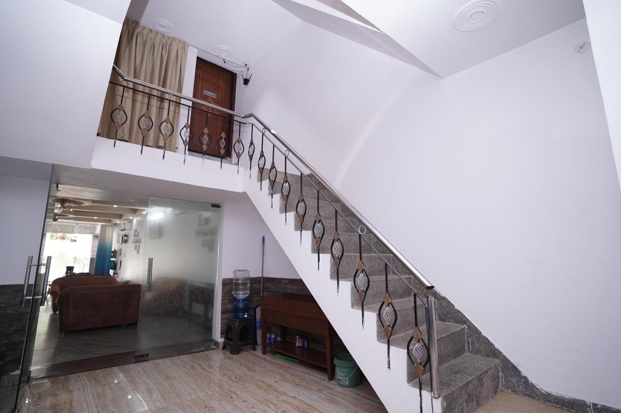 Hotel Lecston @Yashobhoomi Dwarka Sector - 25 Metro Station Delhi  Bagian luar foto