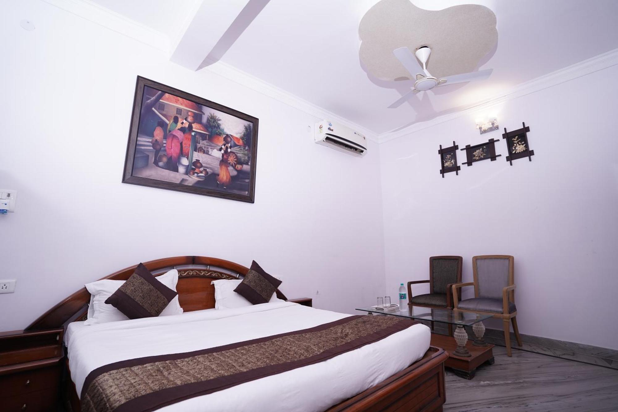 Hotel Lecston @Yashobhoomi Dwarka Sector - 25 Metro Station Delhi  Bagian luar foto