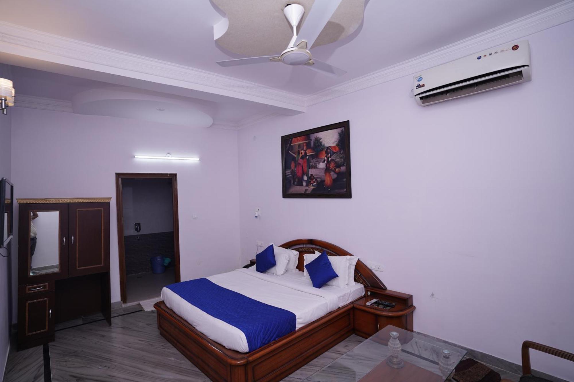 Hotel Lecston @Yashobhoomi Dwarka Sector - 25 Metro Station Delhi  Bagian luar foto