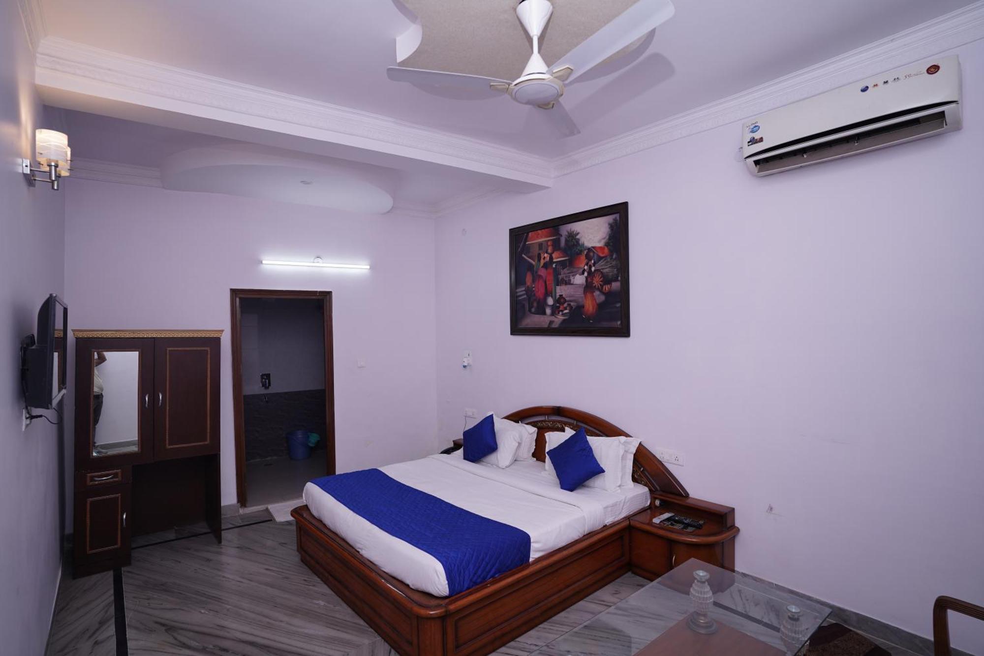 Hotel Lecston @Yashobhoomi Dwarka Sector - 25 Metro Station Delhi  Bagian luar foto