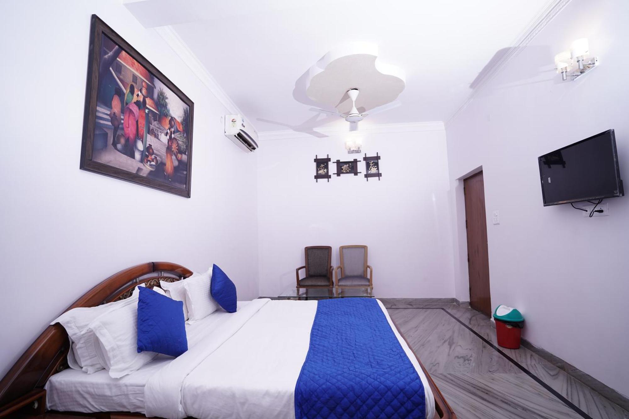 Hotel Lecston @Yashobhoomi Dwarka Sector - 25 Metro Station Delhi  Bagian luar foto